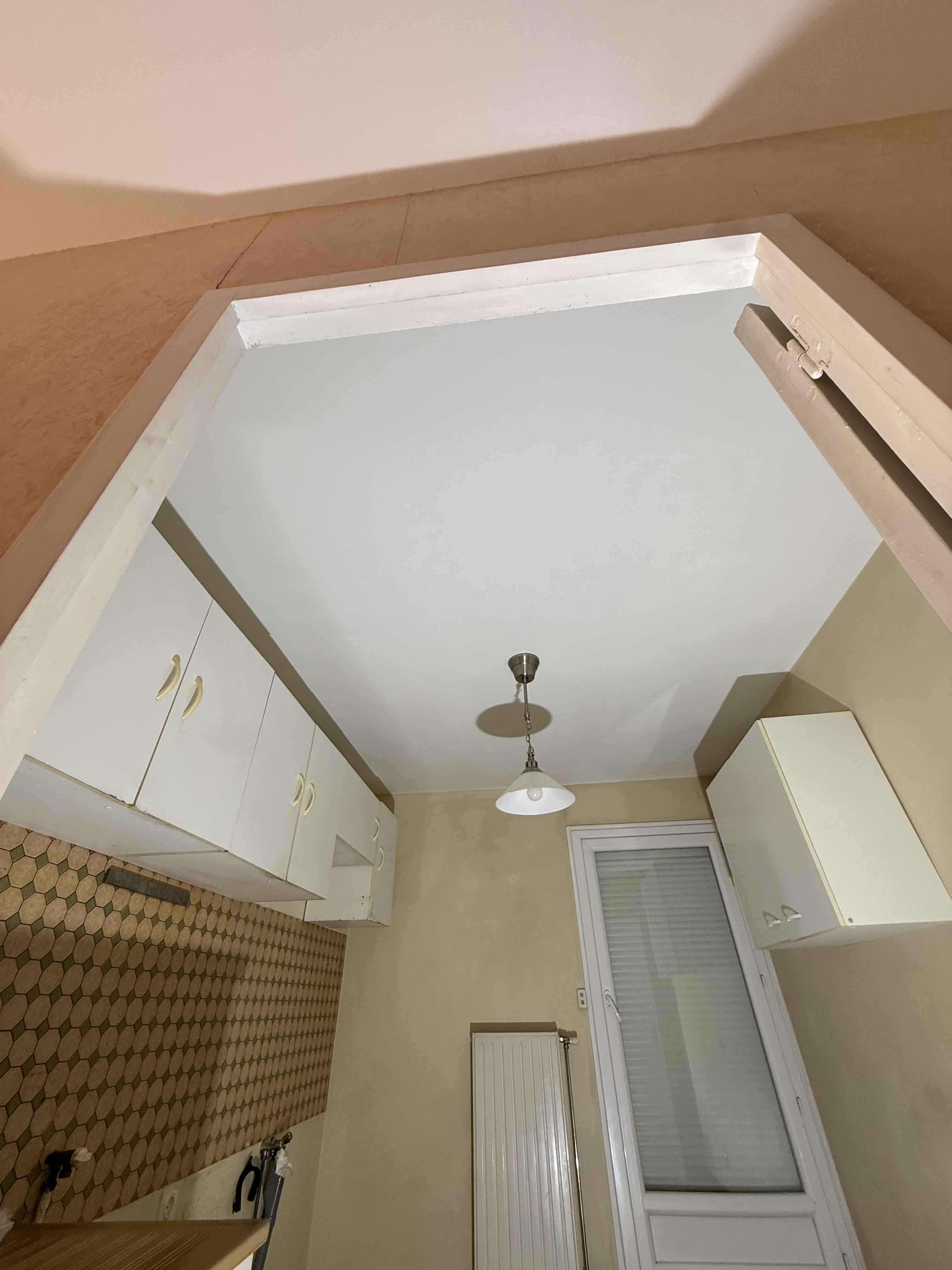 Faux plafond avec éclairage intégré réalisé à Vaulx-en-Velin